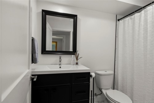 7817 Superior Rd, Lantzville, BC 