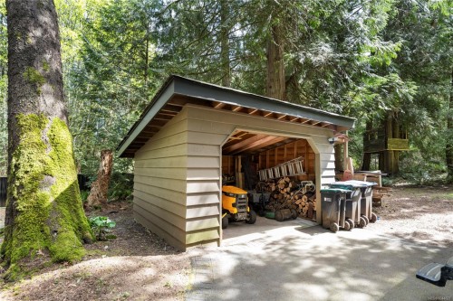 7817 Superior Rd, Lantzville, BC 