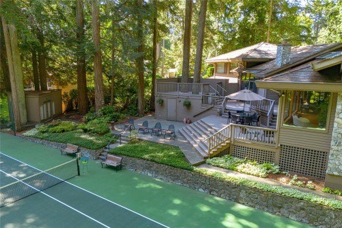 1015 Kentwood Pl, Saanich, BC 