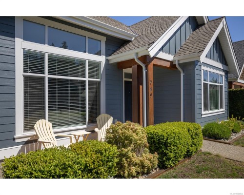 749 West Ridge Way, Qualicum Beach, BC 