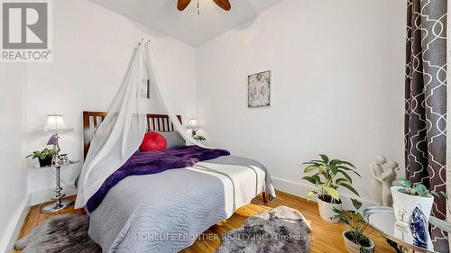 81 Richmond Street, Brantford, ON - Indoor Photo Showing Bedroom