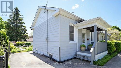 81 Richmond Street, Brantford, ON - Outdoor With Exterior