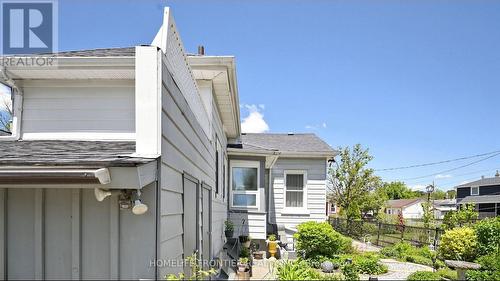 81 Richmond Street, Brantford, ON - Outdoor