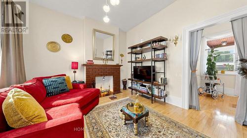 81 Richmond Street, Brantford, ON - Indoor Photo Showing Living Room