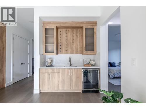 5586 Nixon Road, Summerland, BC - Indoor