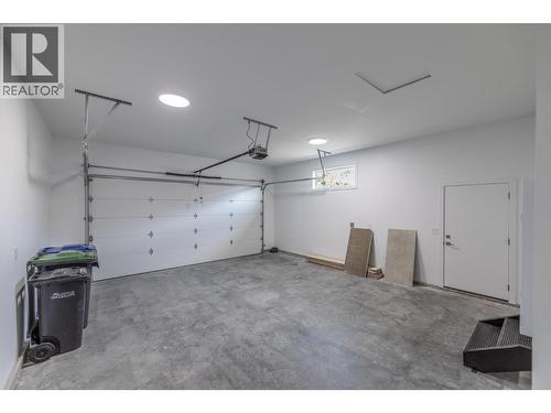 5586 Nixon Road, Summerland, BC - Indoor Photo Showing Garage