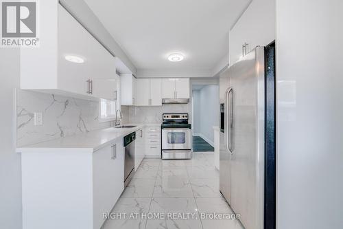 34 Meadowlark Drive, Brampton, ON - Indoor Photo Showing Kitchen