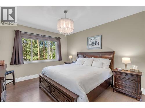 4157 Gallaghers Fairway S, Kelowna, BC - Indoor Photo Showing Bedroom
