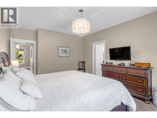 4157 Gallaghers Fairway S, Kelowna, BC - Indoor Photo Showing Bedroom