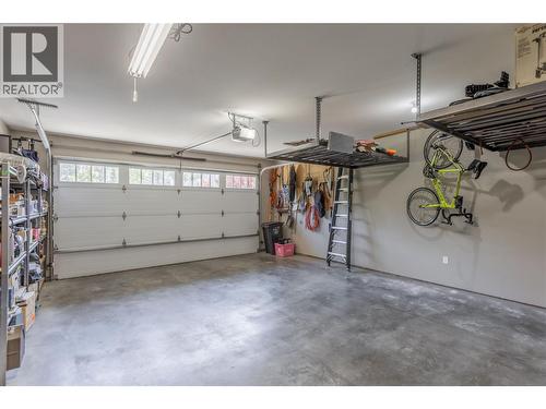 4157 Gallaghers Fairway S, Kelowna, BC - Indoor Photo Showing Garage