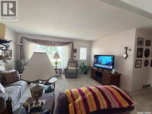 225 Dominion Road, Assiniboia, SK - Indoor
