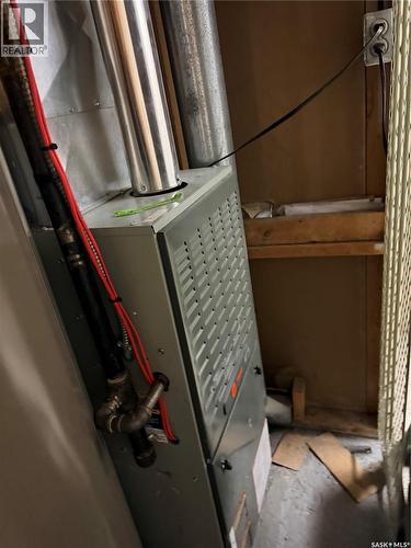 225 Dominion Road, Assiniboia, SK - Indoor