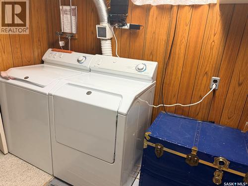 225 Dominion Road, Assiniboia, SK - Indoor Photo Showing Laundry Room