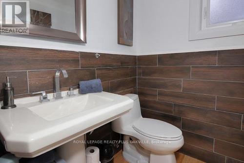 318 Beachview Avenue, Fort Erie, ON - Indoor Photo Showing Bathroom