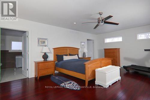 318 Beachview Avenue, Fort Erie, ON - Indoor Photo Showing Bedroom