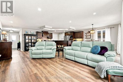 39 Lakewood Crescent, Quinte West (Murray Ward), ON - Indoor Photo Showing Living Room