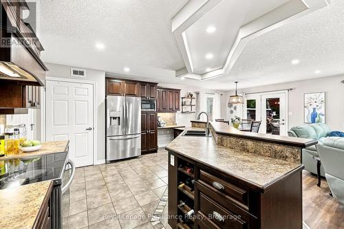 39 Lakewood Crescent, Quinte West (Murray Ward), ON - Indoor Photo Showing Kitchen