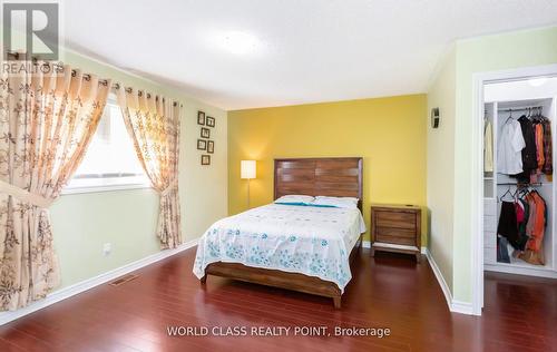 17 Manett Crescent E, Brampton, ON - Indoor Photo Showing Bedroom