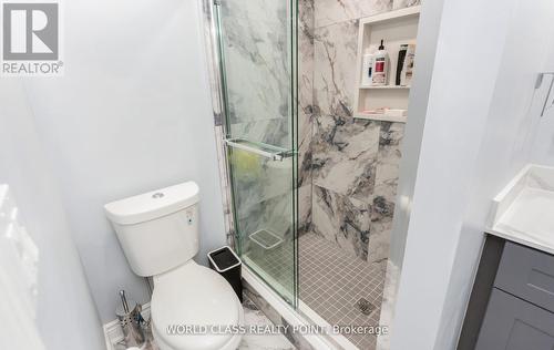 17 Manett Crescent E, Brampton, ON - Indoor Photo Showing Bathroom