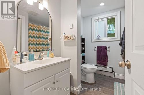 190 Ann Street, North Middlesex (Parkhill), ON - Indoor Photo Showing Bathroom