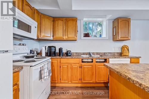 190 Ann Street, North Middlesex (Parkhill), ON - Indoor Photo Showing Kitchen With Double Sink