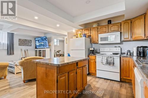 190 Ann Street, North Middlesex (Parkhill), ON - Indoor Photo Showing Kitchen