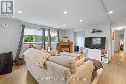 190 Ann Street, North Middlesex (Parkhill), ON - Indoor Photo Showing Living Room With Fireplace