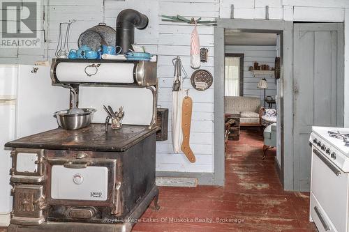 1099 Wolfkin Lake Road, Lake Of Bays (Ridout), ON - Indoor