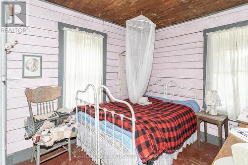 1099 Wolfkin Lake Road, Lake Of Bays (Ridout), ON - Indoor Photo Showing Bedroom