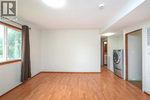 6601 Mystery Beach Rd, Fanny Bay, BC - Indoor