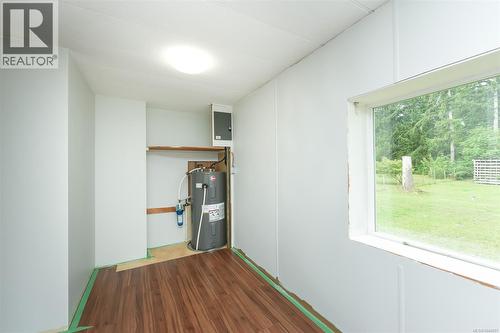 6601 Mystery Beach Rd, Fanny Bay, BC - Indoor Photo Showing Other Room
