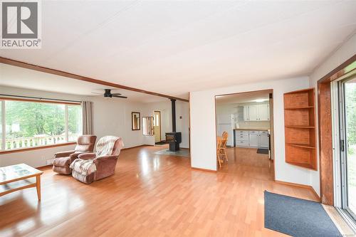 6601 Mystery Beach Rd, Fanny Bay, BC - Indoor Photo Showing Other Room