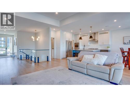 2698 Koyama Road, Lake Country, BC - Indoor Photo Showing Living Room