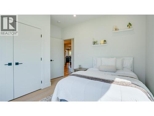 2698 Koyama Road, Lake Country, BC - Indoor Photo Showing Bedroom