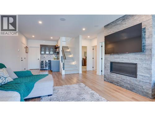 2698 Koyama Road, Lake Country, BC - Indoor Photo Showing Living Room With Fireplace
