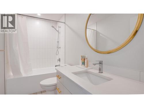 2698 Koyama Road, Lake Country, BC - Indoor Photo Showing Bathroom