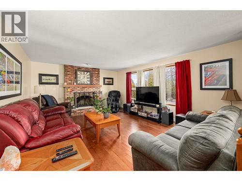 2152 Alexander Place, Westbank, BC - Indoor Photo Showing Living Room With Fireplace