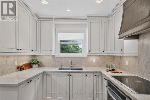42 De Quincy Boulevard, Toronto, ON - Indoor Photo Showing Kitchen With Double Sink With Upgraded Kitchen