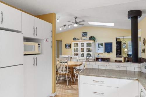 2212 Burgoyne Rd, Coombs, BC 
