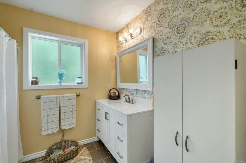 860 Nicholls Rd, Campbell River, BC 