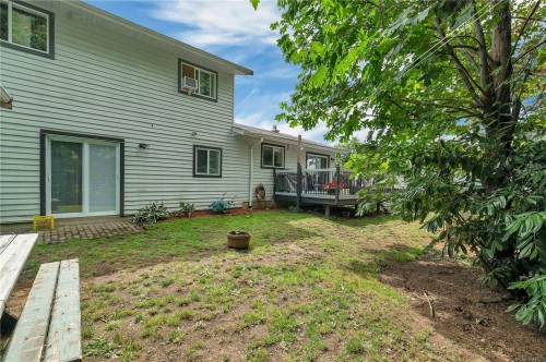 860 Nicholls Rd, Campbell River, BC 