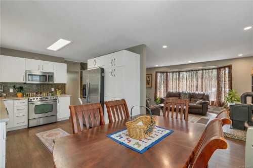 860 Nicholls Rd, Campbell River, BC 