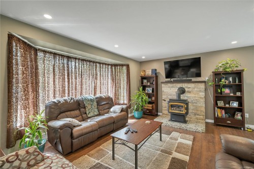 860 Nicholls Rd, Campbell River, BC 