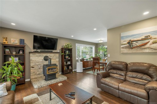860 Nicholls Rd, Campbell River, BC 