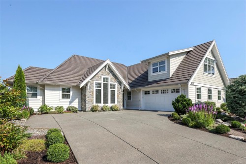 3232 Majestic Dr, Courtenay, BC 