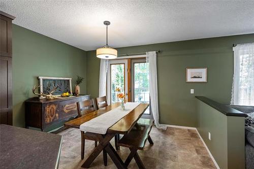7 Elm Cr, Stonewall, MB - Indoor