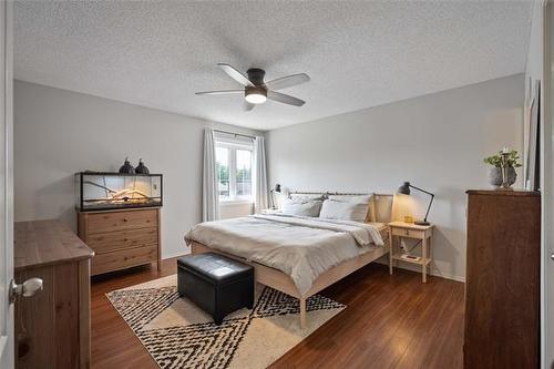 7 Elm Cr, Stonewall, MB - Indoor Photo Showing Bedroom