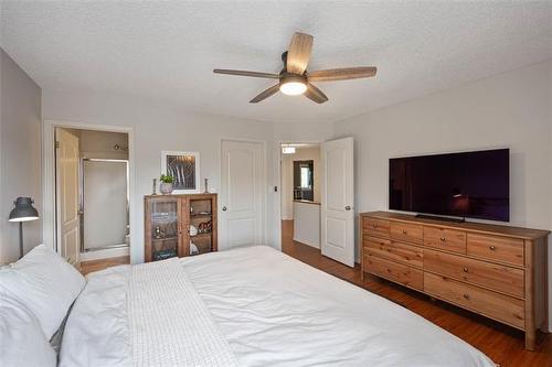 7 Elm Cr, Stonewall, MB - Indoor Photo Showing Bedroom