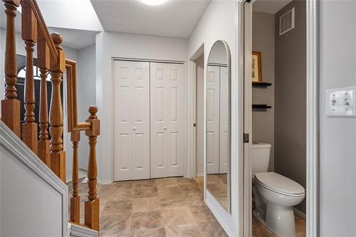 7 Elm Cr, Stonewall, MB - Indoor