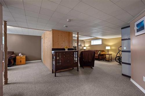 42 Oak Bay, Stonewall, MB - Indoor